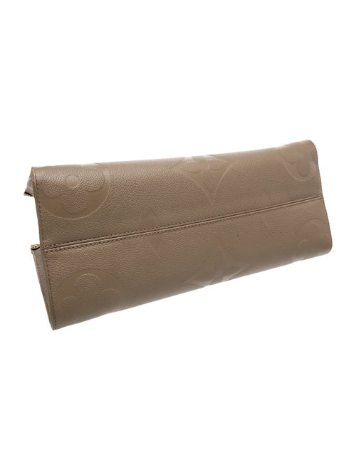 Louis Vuitton Monogram Giant OnTheGo MM