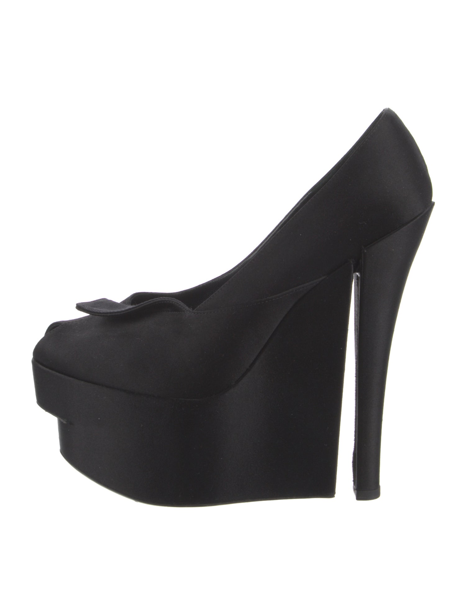 Louis Vuitton Satin Pumps