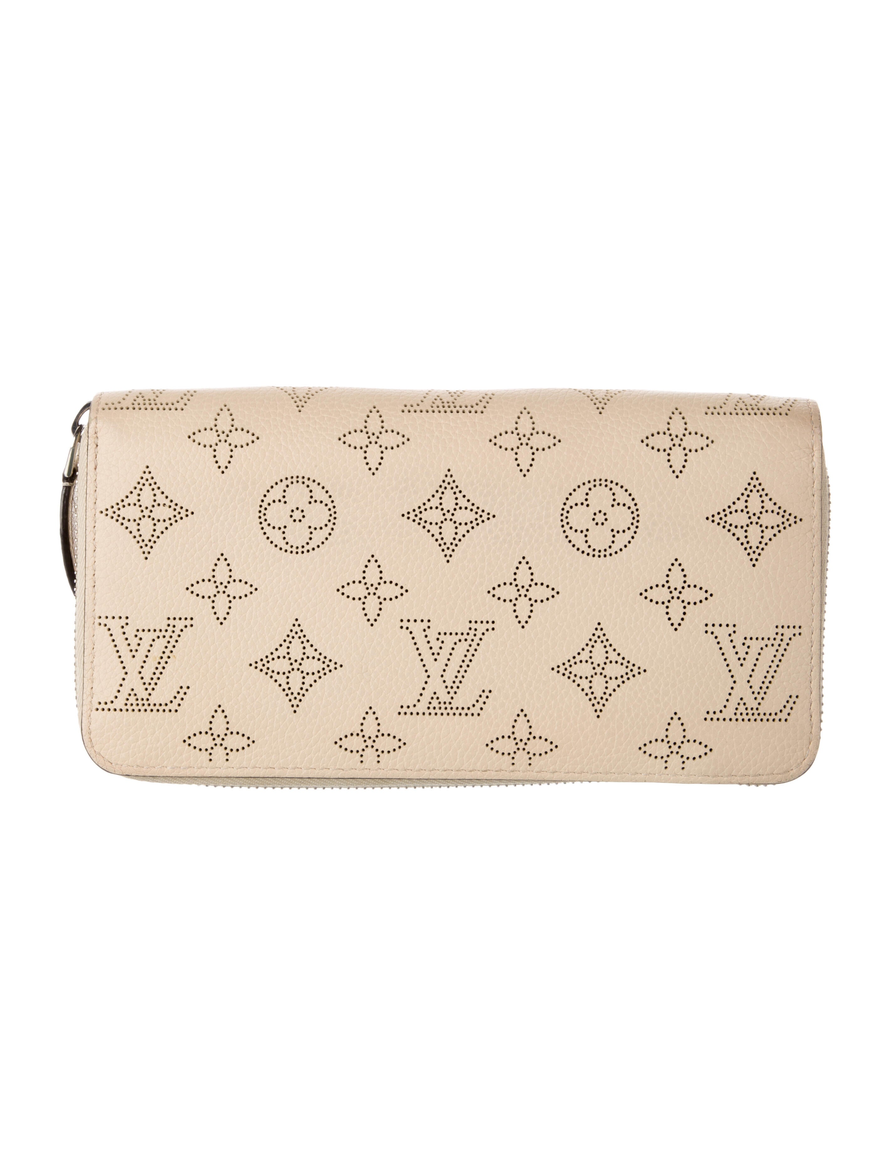 Louis Vuitton 2019 LV Monogram Zippy Wallet