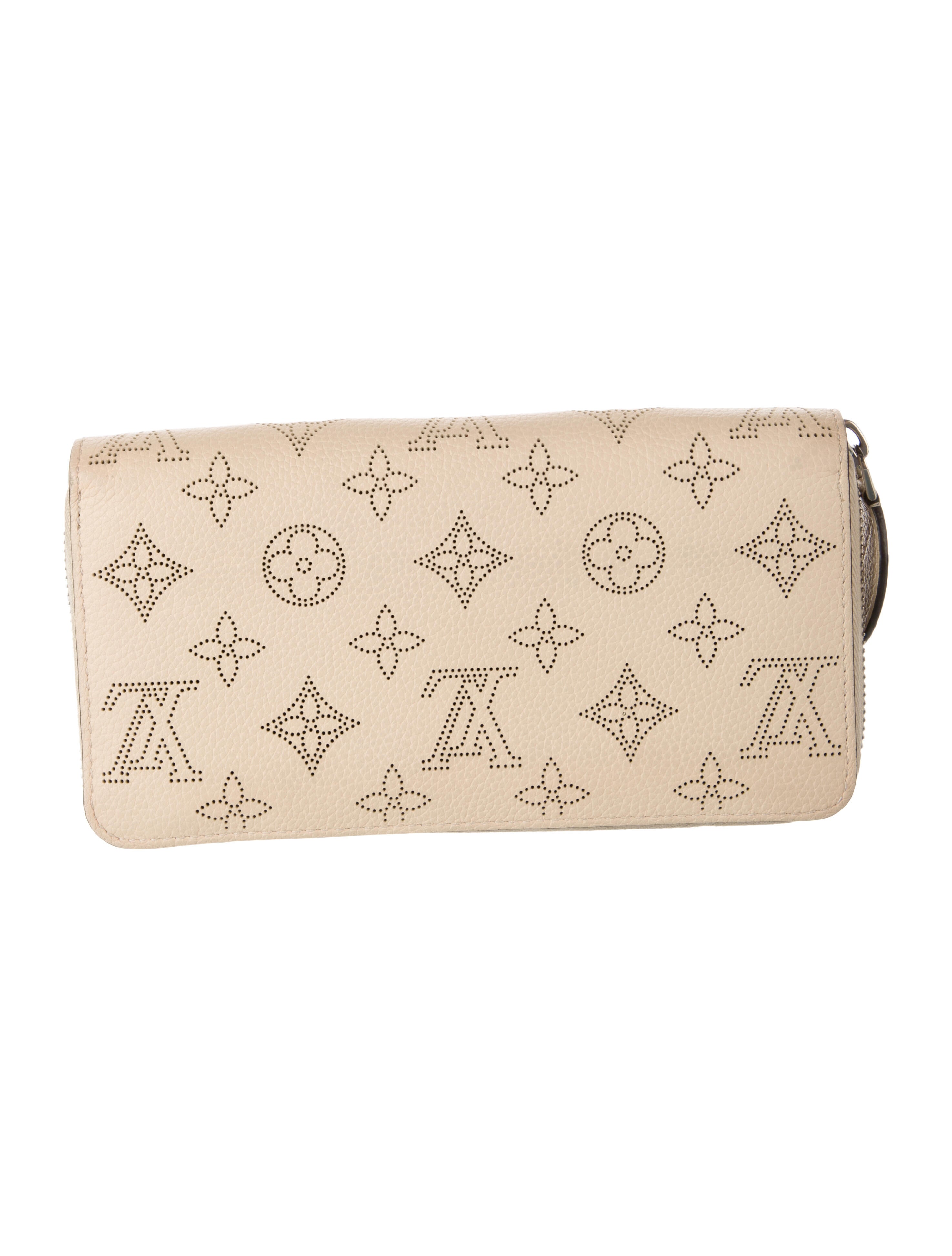 Louis Vuitton 2019 LV Monogram Zippy Wallet