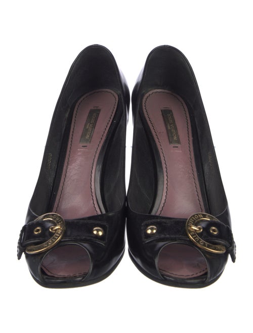 Louis Vuitton Signature Logo Leather Pumps