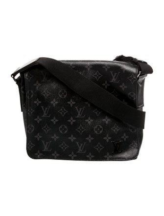 Louis Vuitton Monogram Eclipse District PM