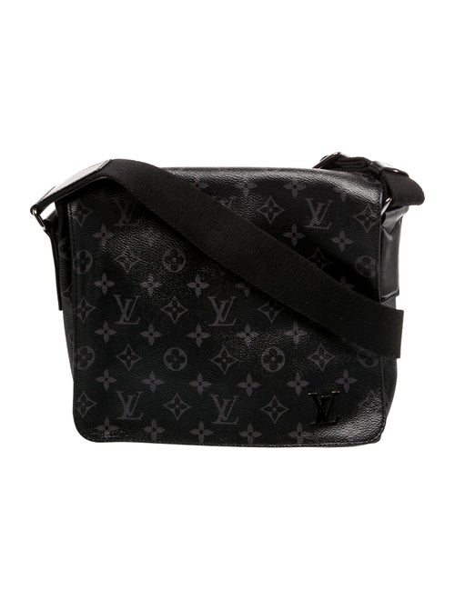 Louis Vuitton Monogram Eclipse District PM
