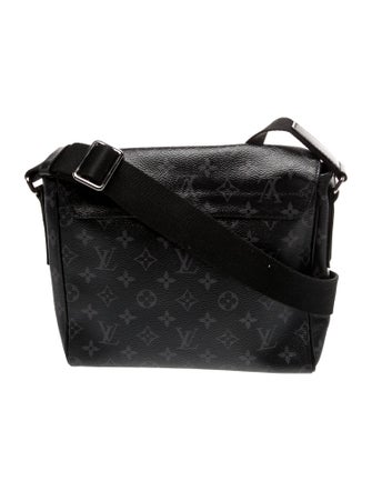 Louis Vuitton Monogram Eclipse District PM