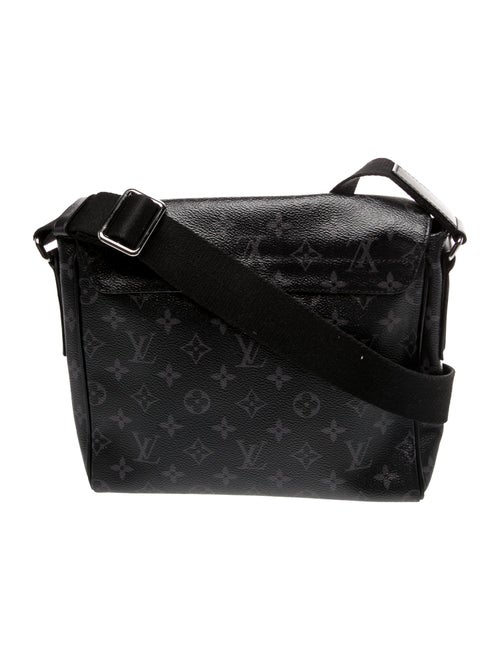 Louis Vuitton Monogram Eclipse District PM