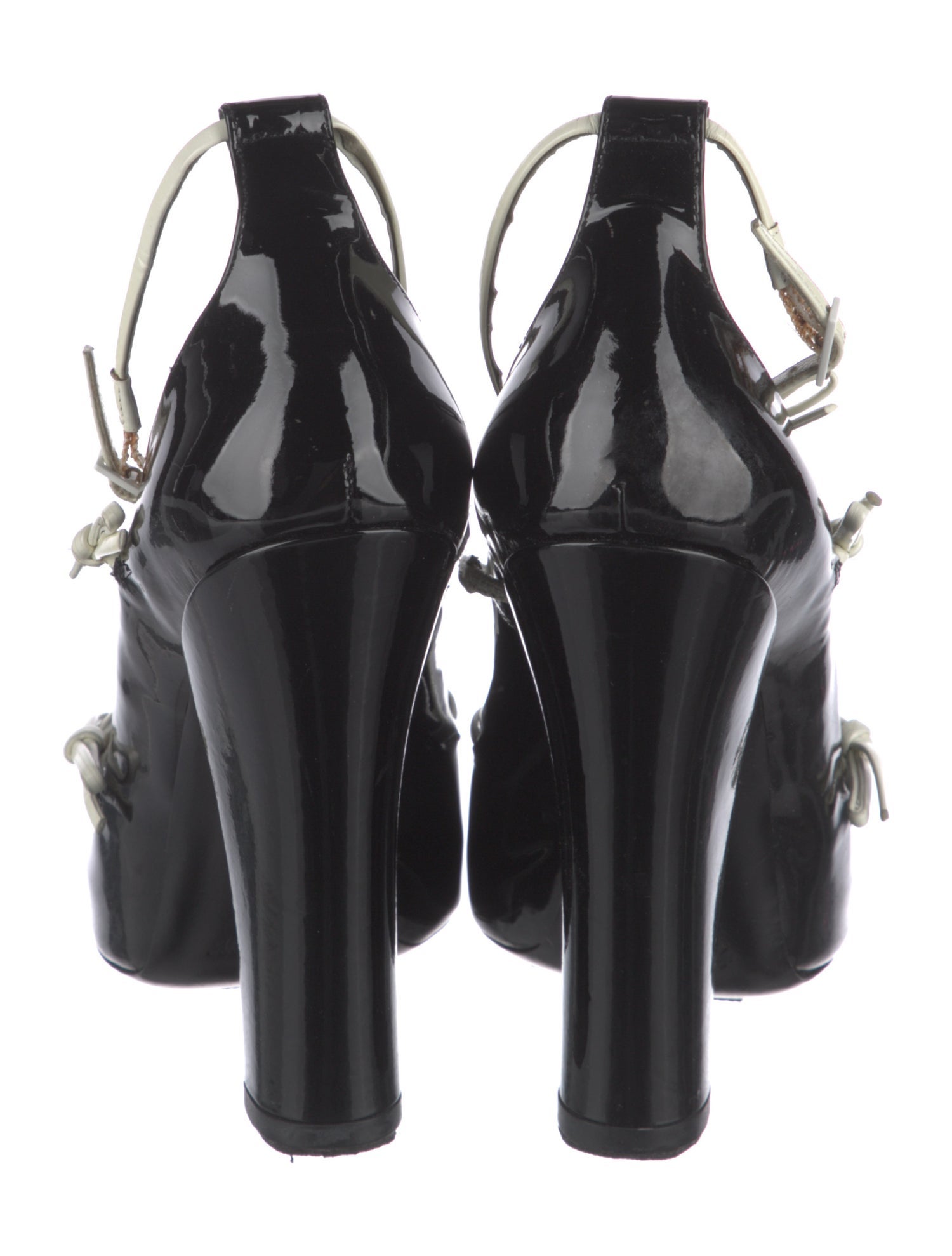 Louis Vuitton Patent Leather Bow Accents Pumps