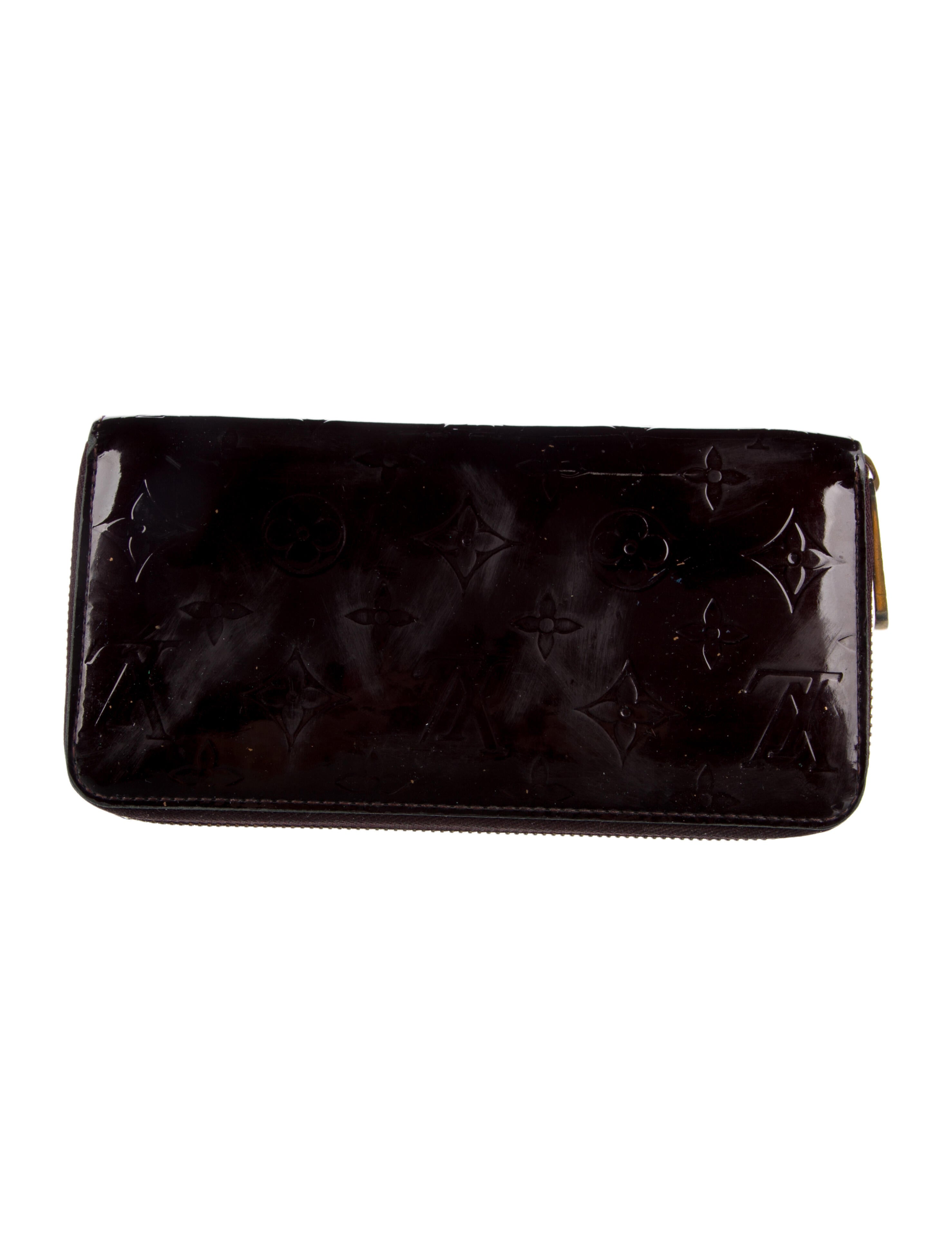 Louis Vuitton 2009 Patent Leather Coin Pouch
