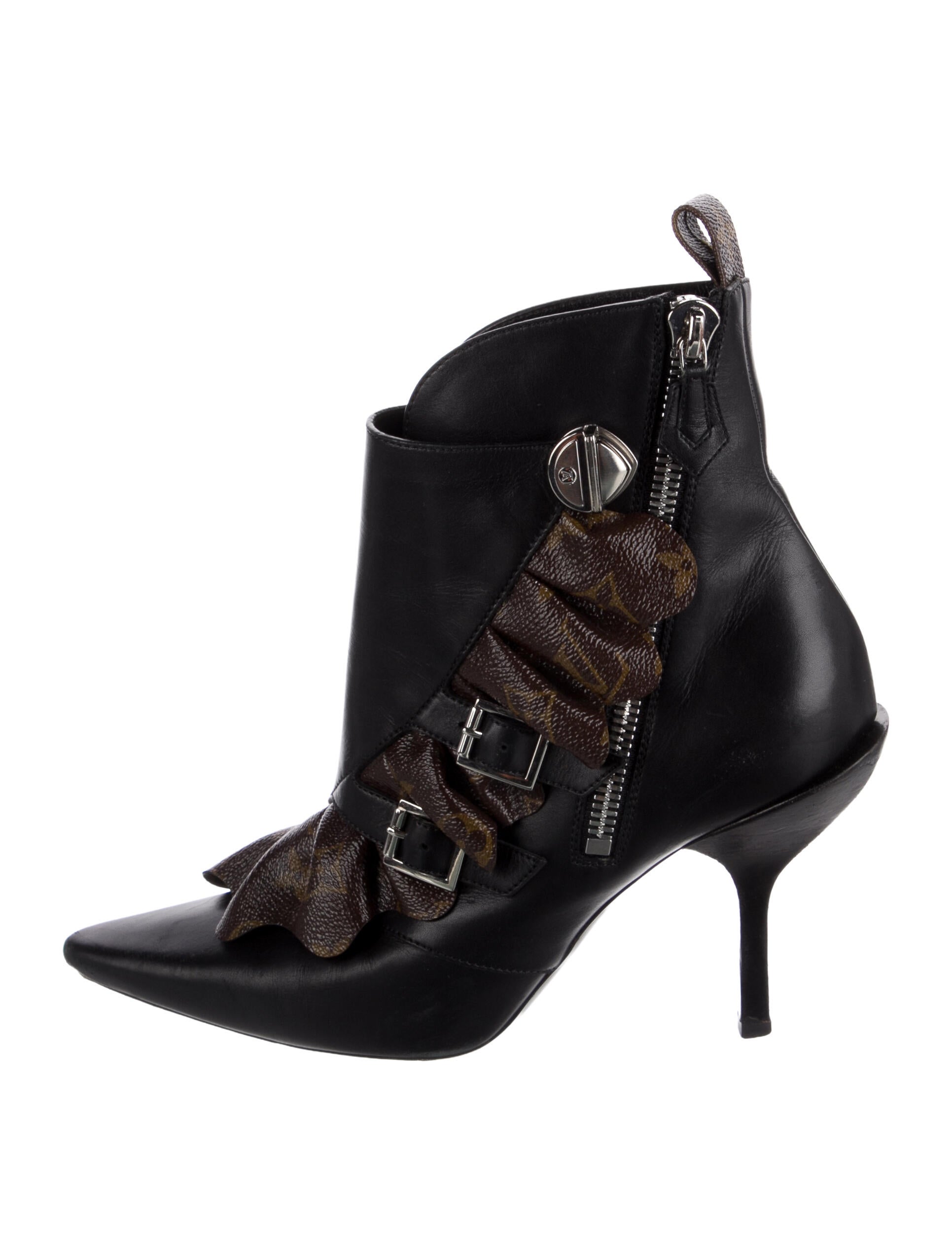 Louis Vuitton LV Monogram Leather Pumps