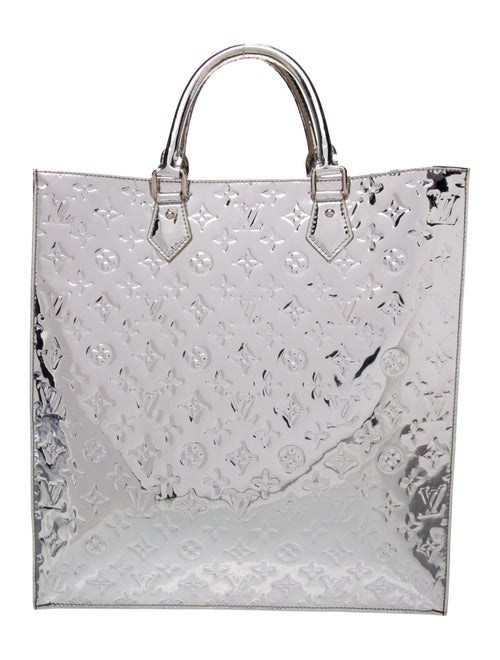 Louis Vuitton LV Monogram Sac Plat