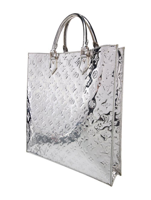 Louis Vuitton LV Monogram Sac Plat