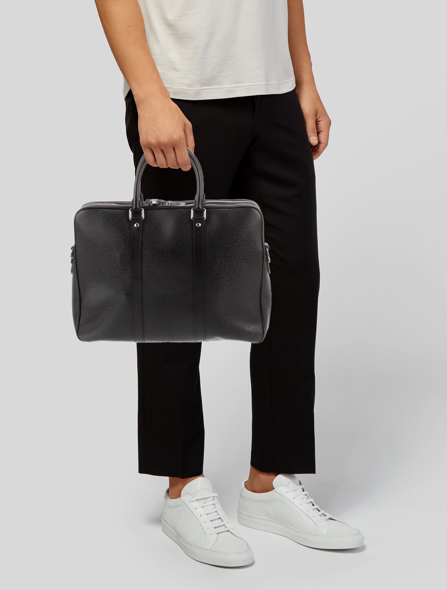 Louis Vuitton Taiga Leather Porte-Documents