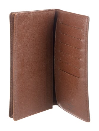 Louis Vuitton 2002 LV Monogram Bifold Wallet