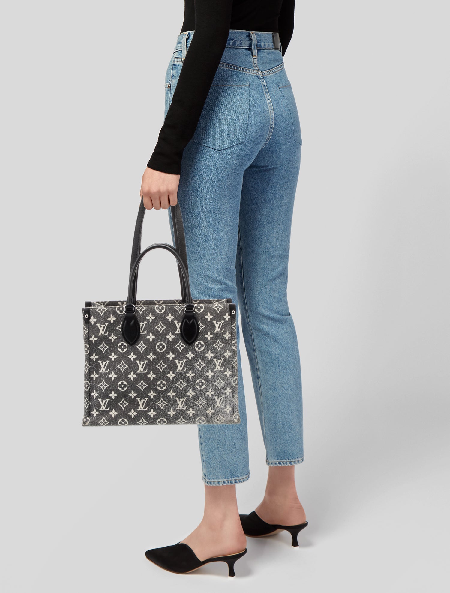 Louis Vuitton LV Monogram OnTheGo MM