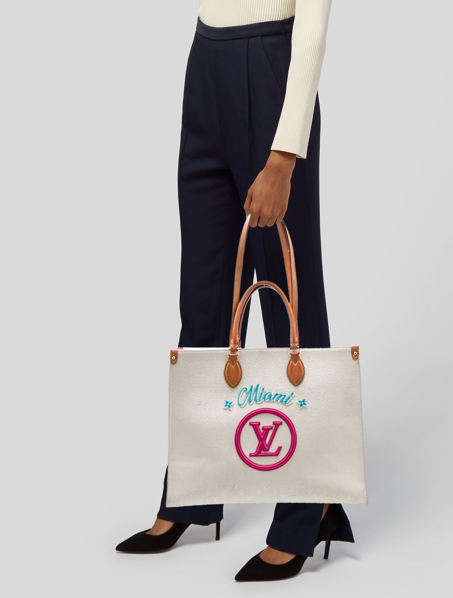 Louis Vuitton LV Monogram OnTheGo GM