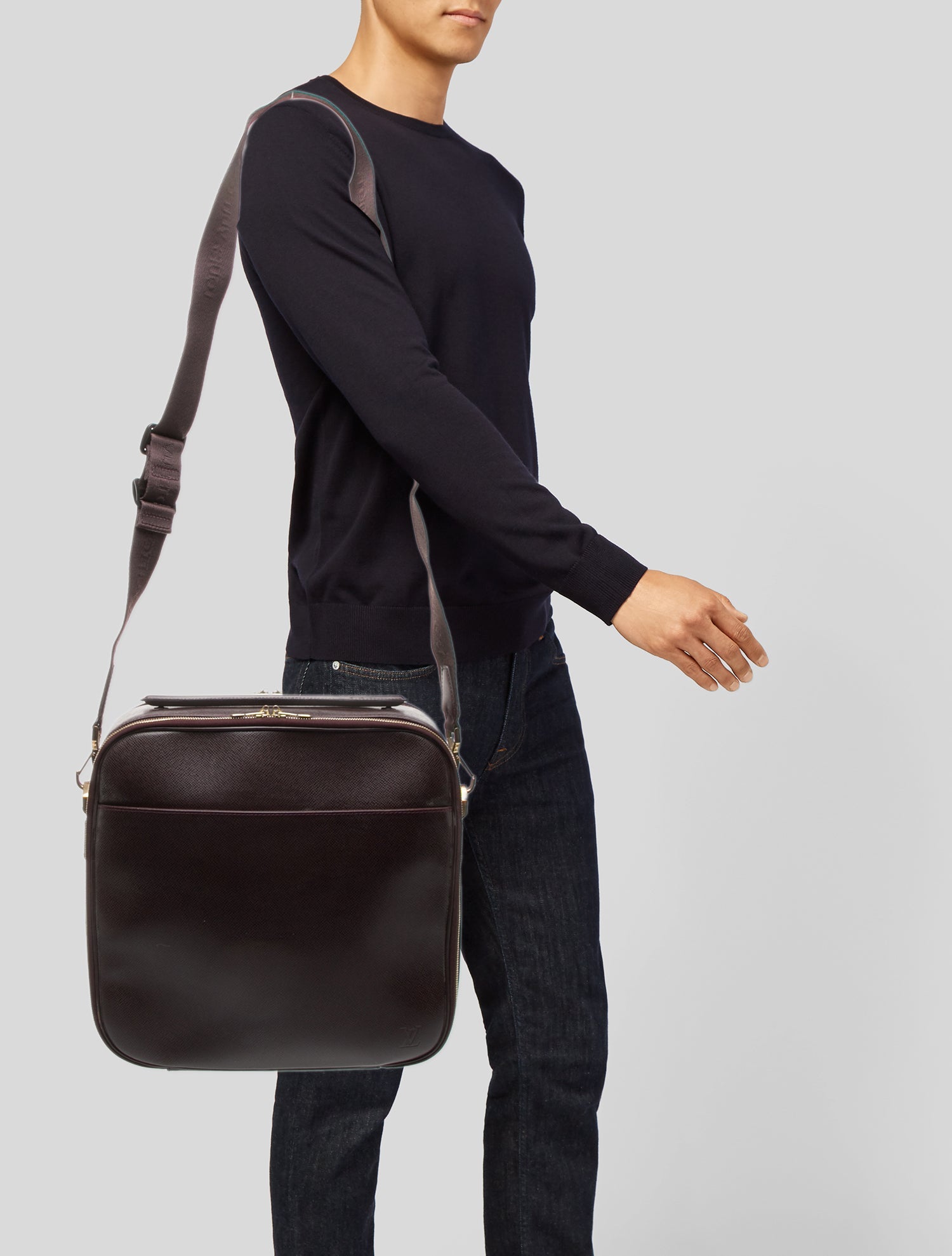 Louis Vuitton Taiga Leather Tura Vintage