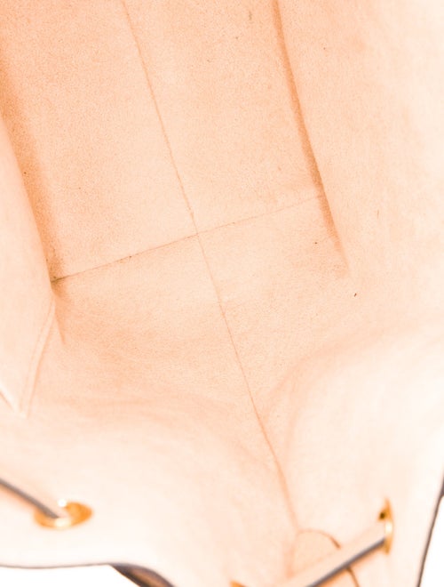 Louis Vuitton Taurillon Leather Lockme