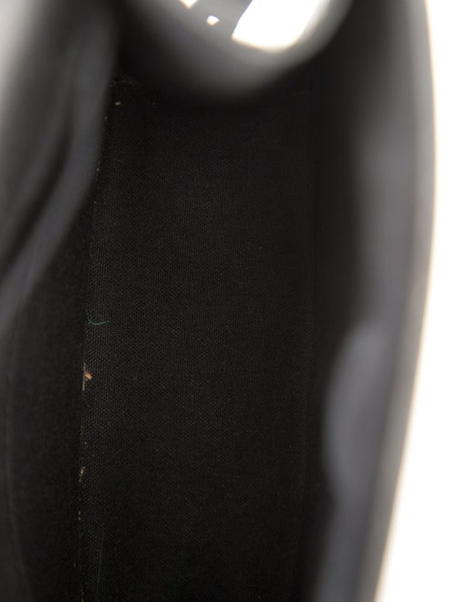 Louis Vuitton Taiga Leather Reporter