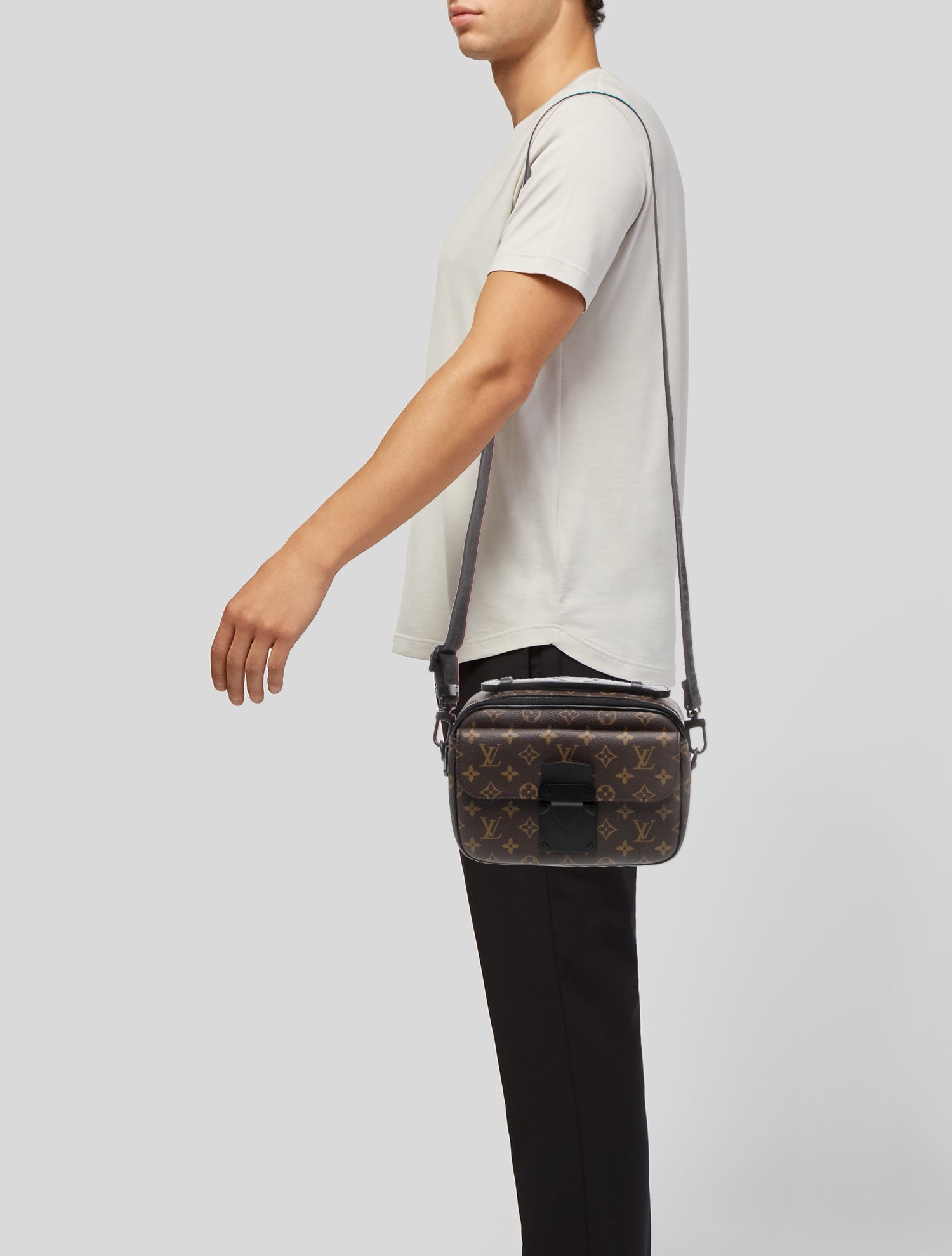 Louis Vuitton LV Monogram Reporter