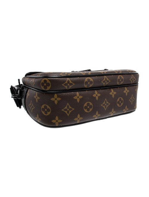 Louis Vuitton LV Monogram Reporter