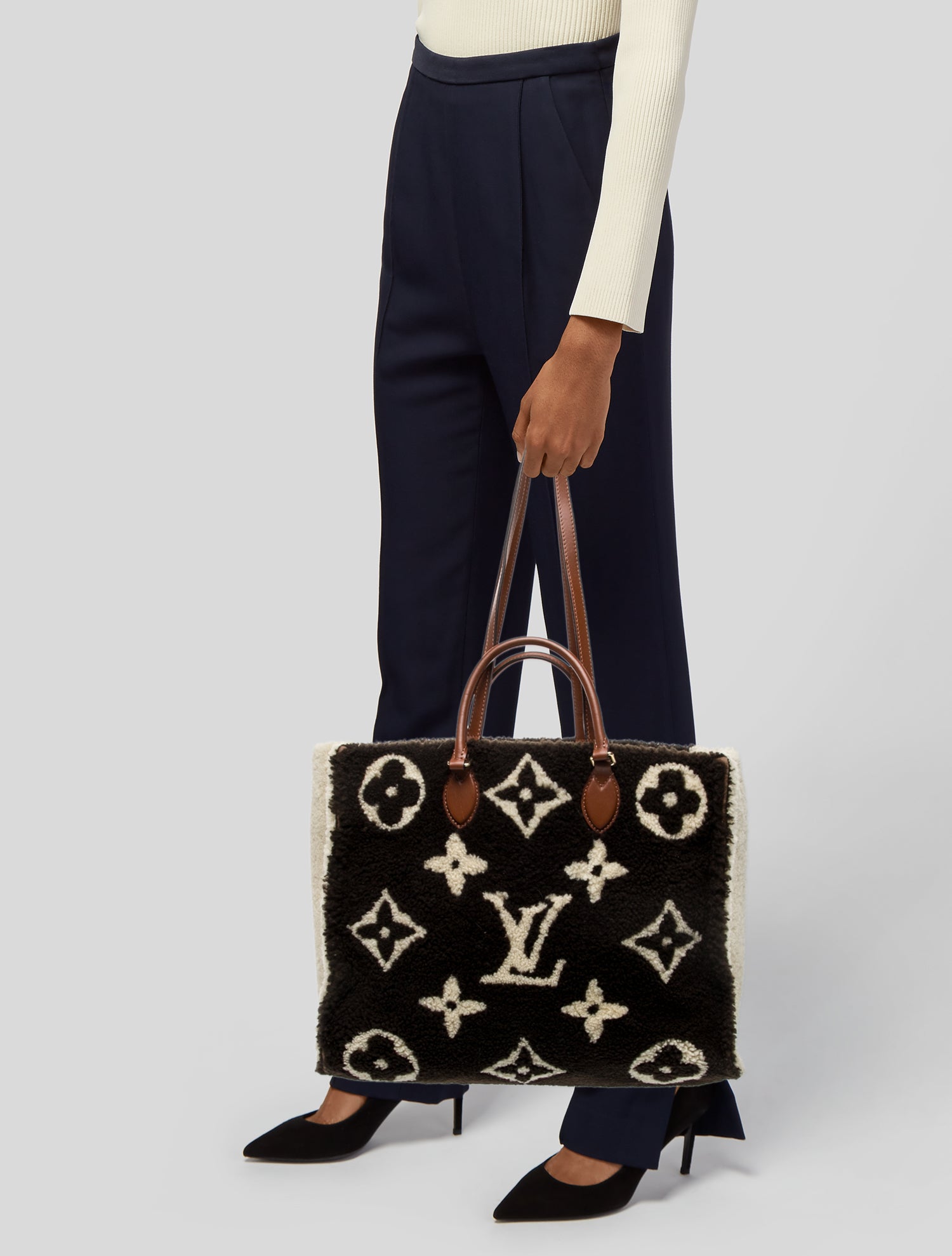 Louis Vuitton Monogram Giant OnTheGo GM
