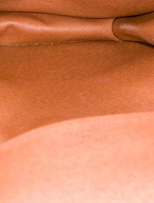 Louis Vuitton Monogram Pochette 23