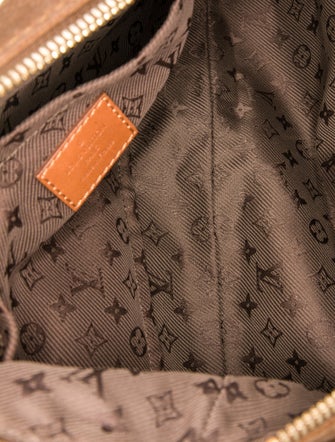 Louis Vuitton Mahina Leather Onatah PM