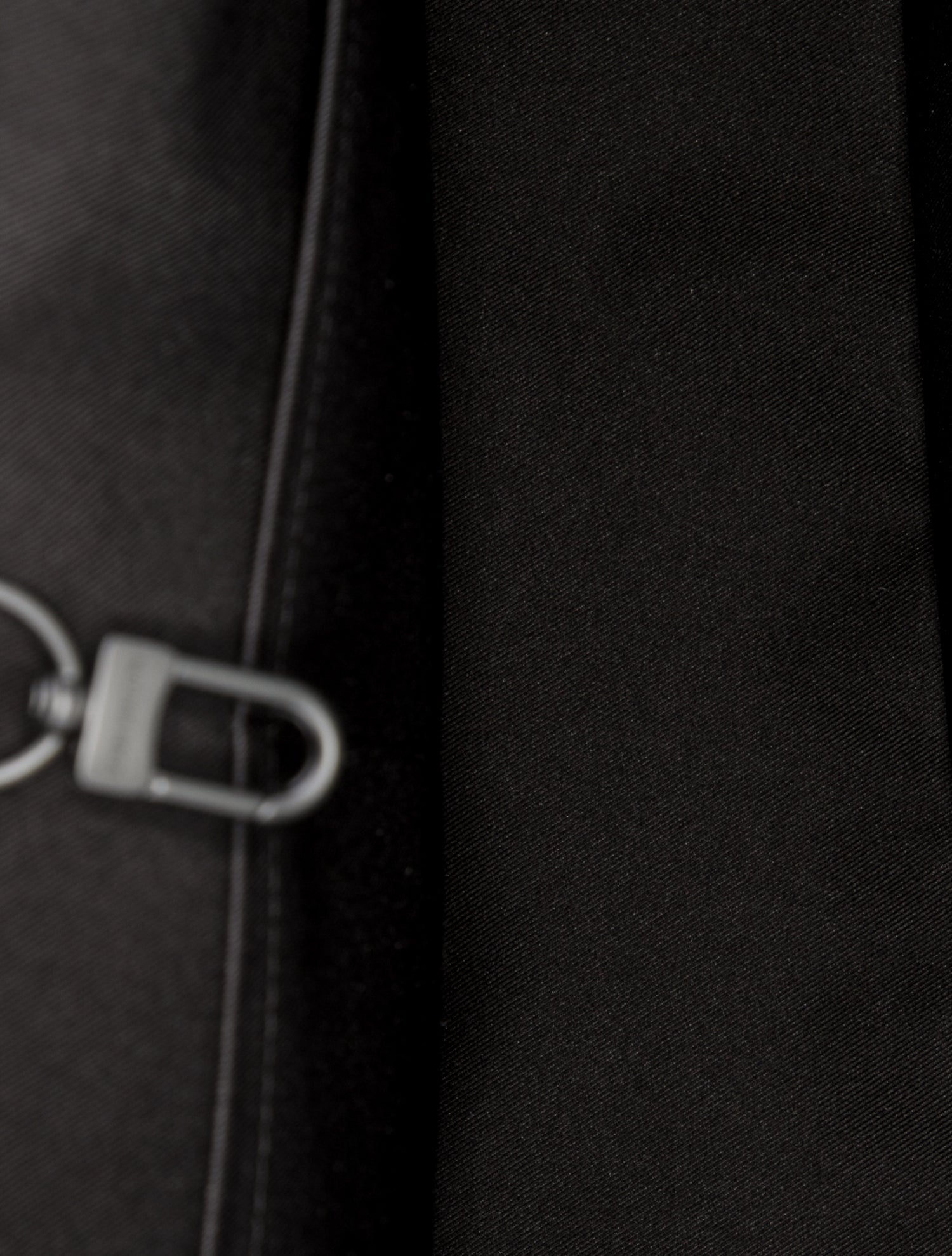 Louis Vuitton Leather Shopper MM 2025