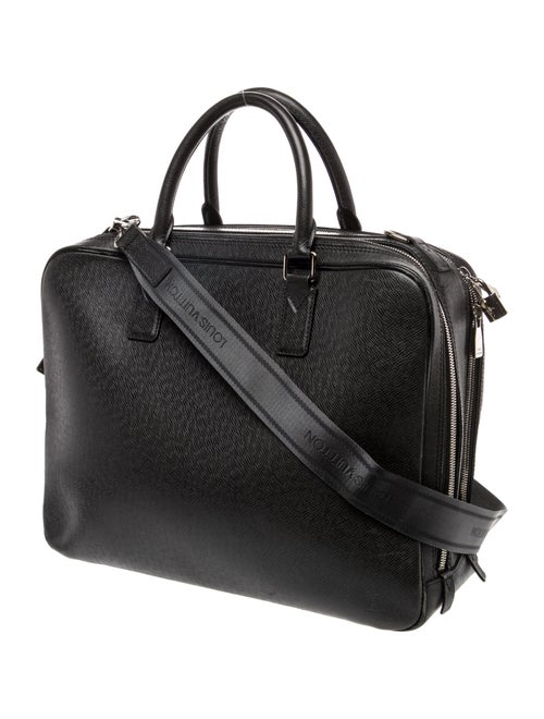 Louis Vuitton Taiga Leather Porte-Documents