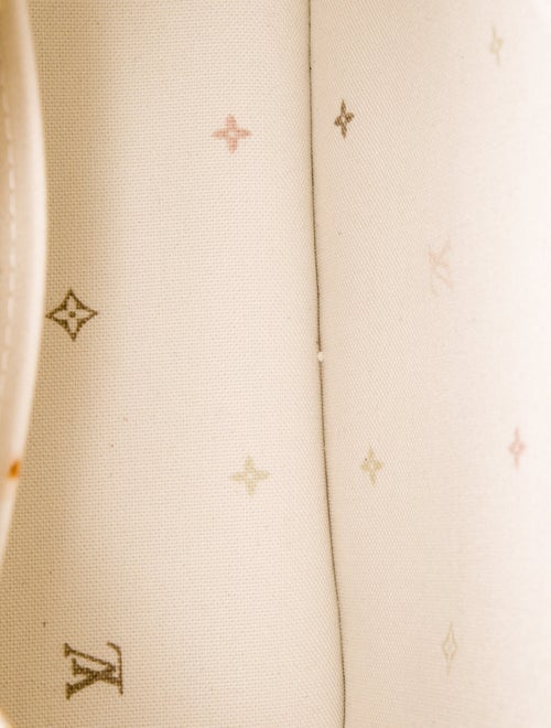 Louis Vuitton Monogram Giant Spring in the City Marshmallow