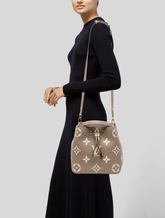 Louis Vuitton Monogram Giant Néonoé MM