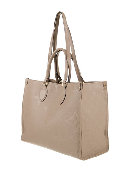 Louis Vuitton Monogram Giant OnTheGo MM