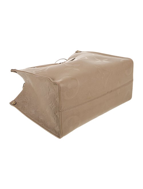 Louis Vuitton Monogram Giant OnTheGo MM