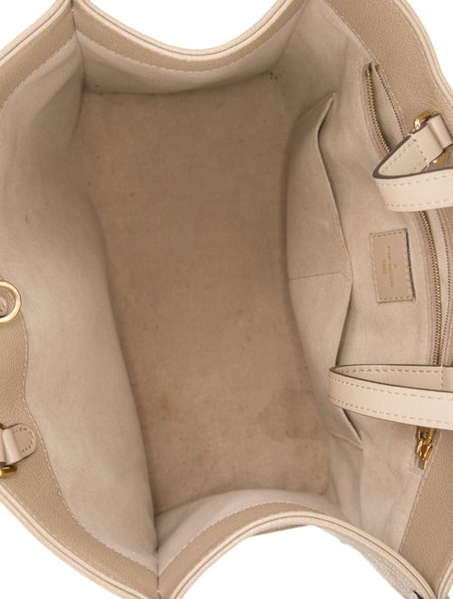 Louis Vuitton Monogram Giant OnTheGo MM