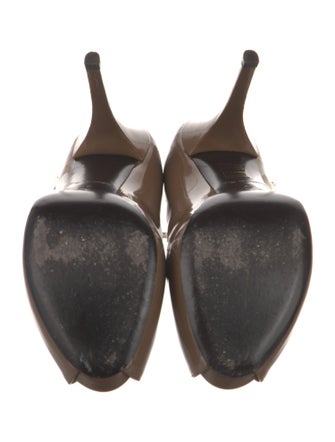 Louis Vuitton Patent Leather Pumps