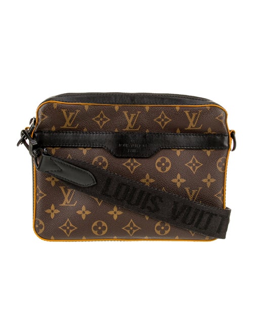 Louis Vuitton LV Monogram Reporter