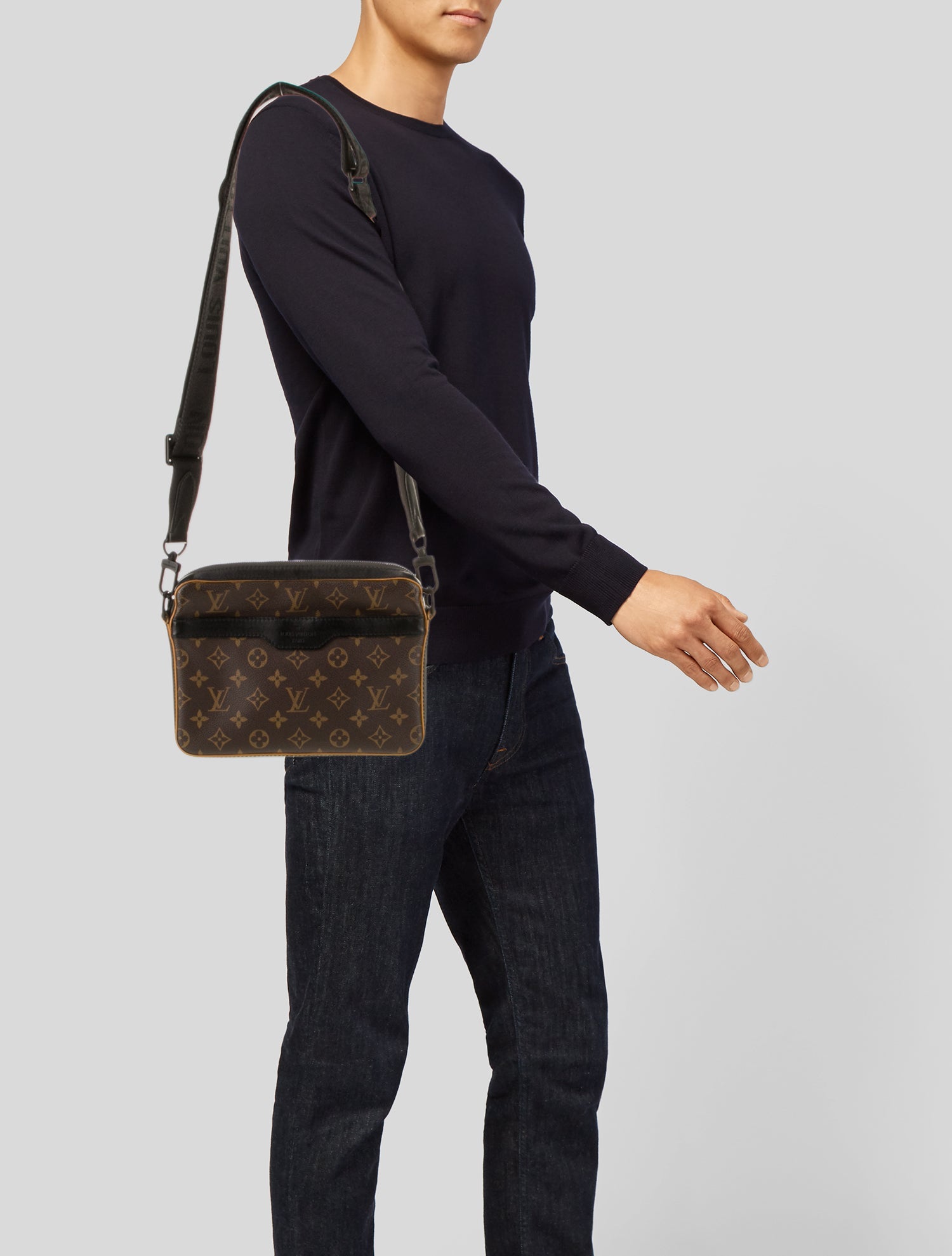 Louis Vuitton LV Monogram Reporter
