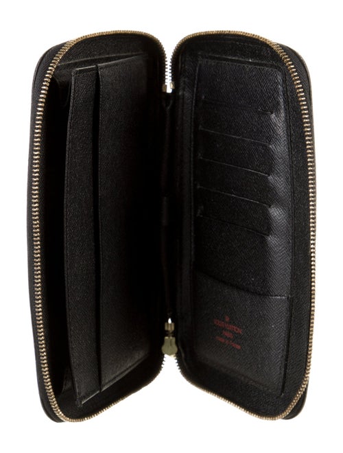 Louis Vuitton 2002 Epi Leather Zippy Organizer Wallet