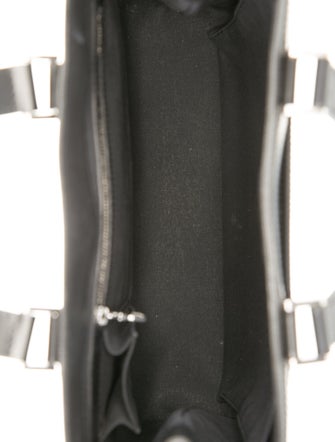 Louis Vuitton Taiga Leather Kasbek