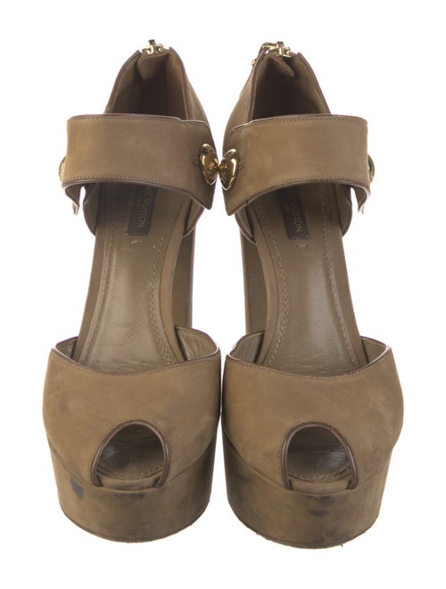 Louis Vuitton Suede Pumps