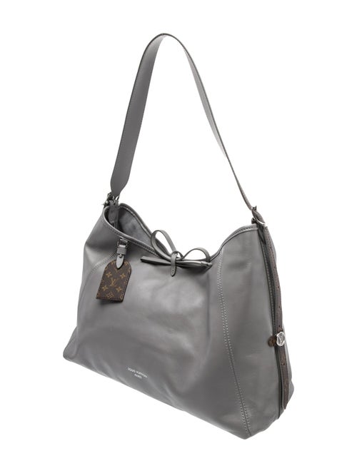 Louis Vuitton LV Monogram CarryAll Vibe MM