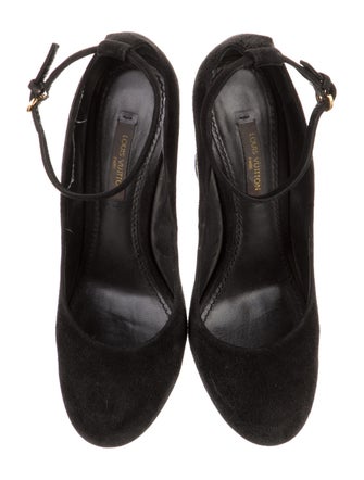 Louis Vuitton Suede Pumps