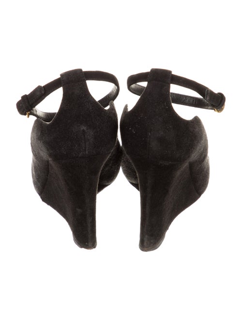 Louis Vuitton Suede Pumps