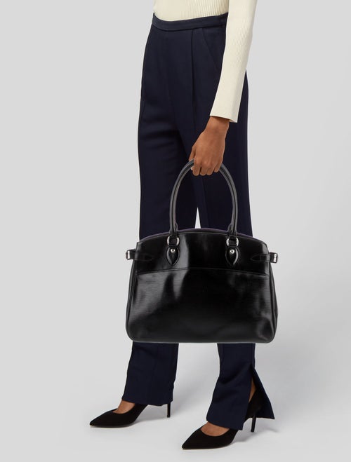 Louis Vuitton Epi Leather Passy GM