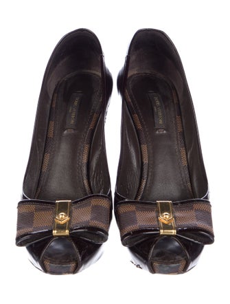Louis Vuitton Damier Ebene Pattern Patent Leather Pumps