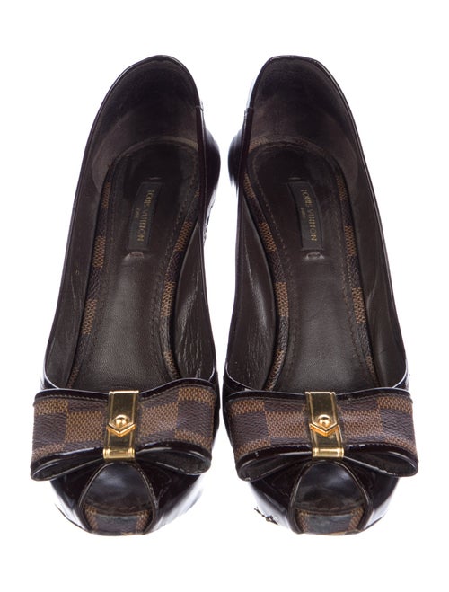 Louis Vuitton Damier Ebene Pattern Patent Leather Pumps