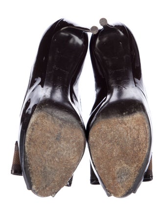 Louis Vuitton Damier Ebene Pattern Patent Leather Pumps