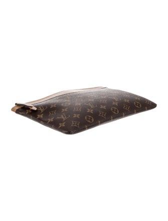 Louis Vuitton LV Monogram Daily Pouch