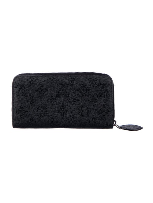Louis Vuitton LV Monogram Mahina Leather Zippy Wallet