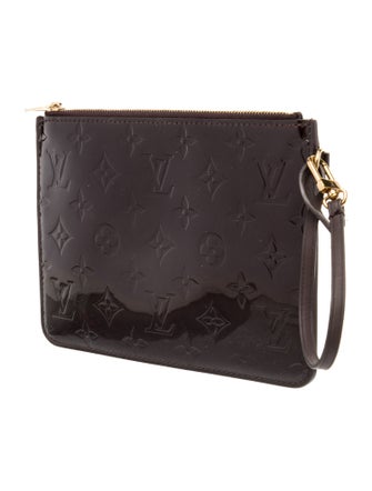 Louis Vuitton Monogram Vernis long beach pochette
