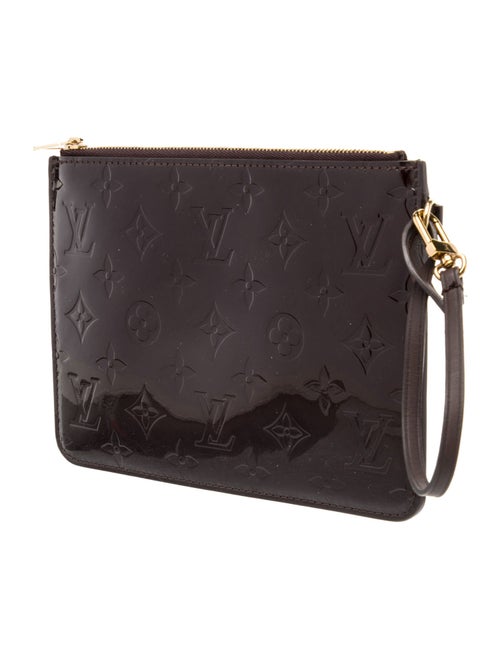 Louis Vuitton Monogram Vernis long beach pochette